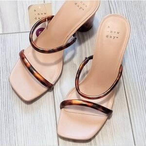 (57-4339) A New Day Cass Sandals Sz 5.5
